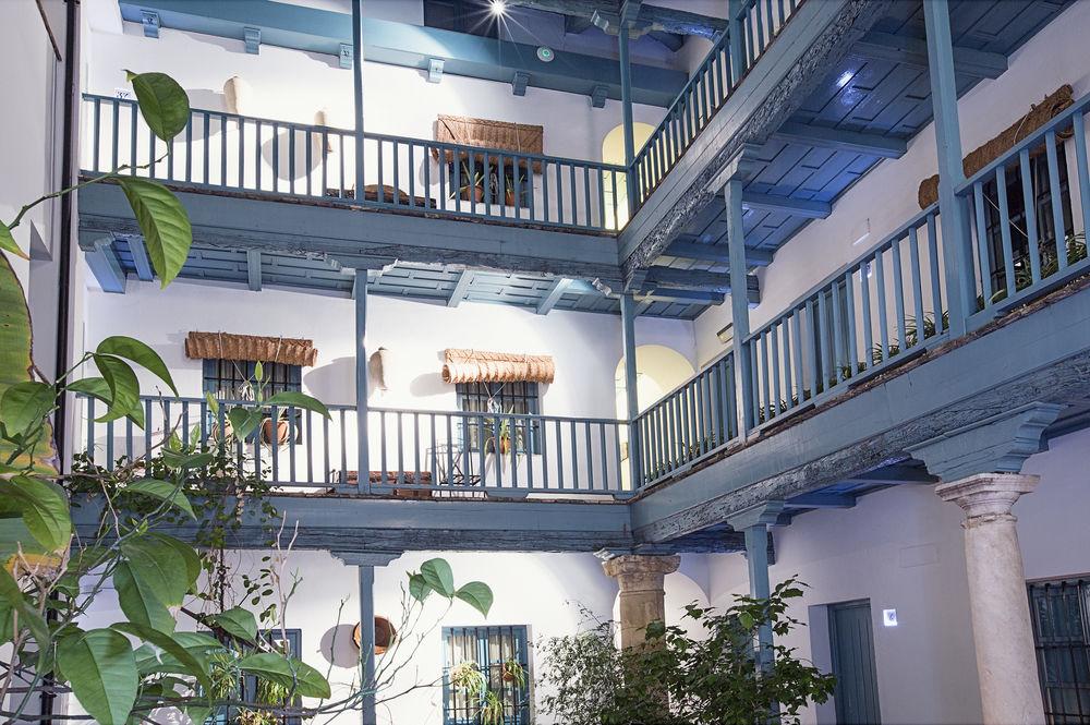 โอสเปส ลาส กาซัส เดลเร เด บาเอซา โฮเทล Hotel เซบีญา ภายนอก รูปภาพ