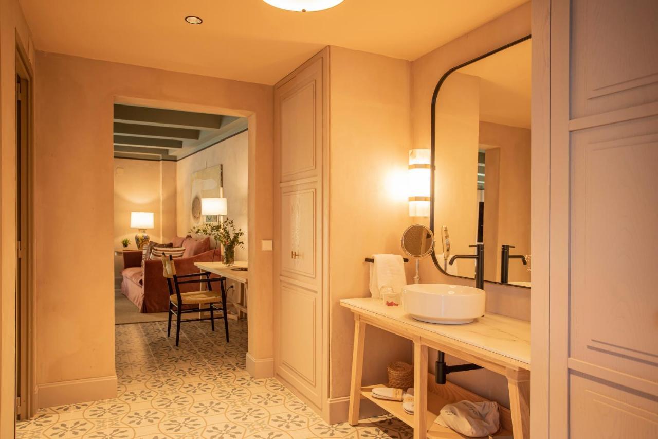 โอสเปส ลาส กาซัส เดลเร เด บาเอซา โฮเทล Hotel เซบีญา ภายนอก รูปภาพ