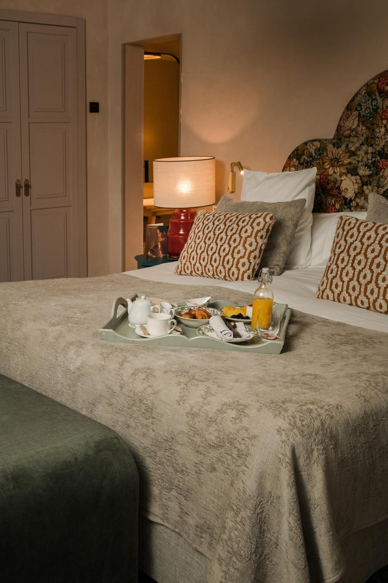โอสเปส ลาส กาซัส เดลเร เด บาเอซา โฮเทล Hotel เซบีญา ภายนอก รูปภาพ